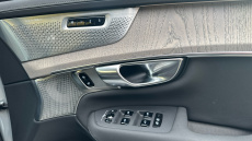 Volvo XC90 2.0 T8 PHEV Ultra Dark 5dr AWD Geartronic Estate